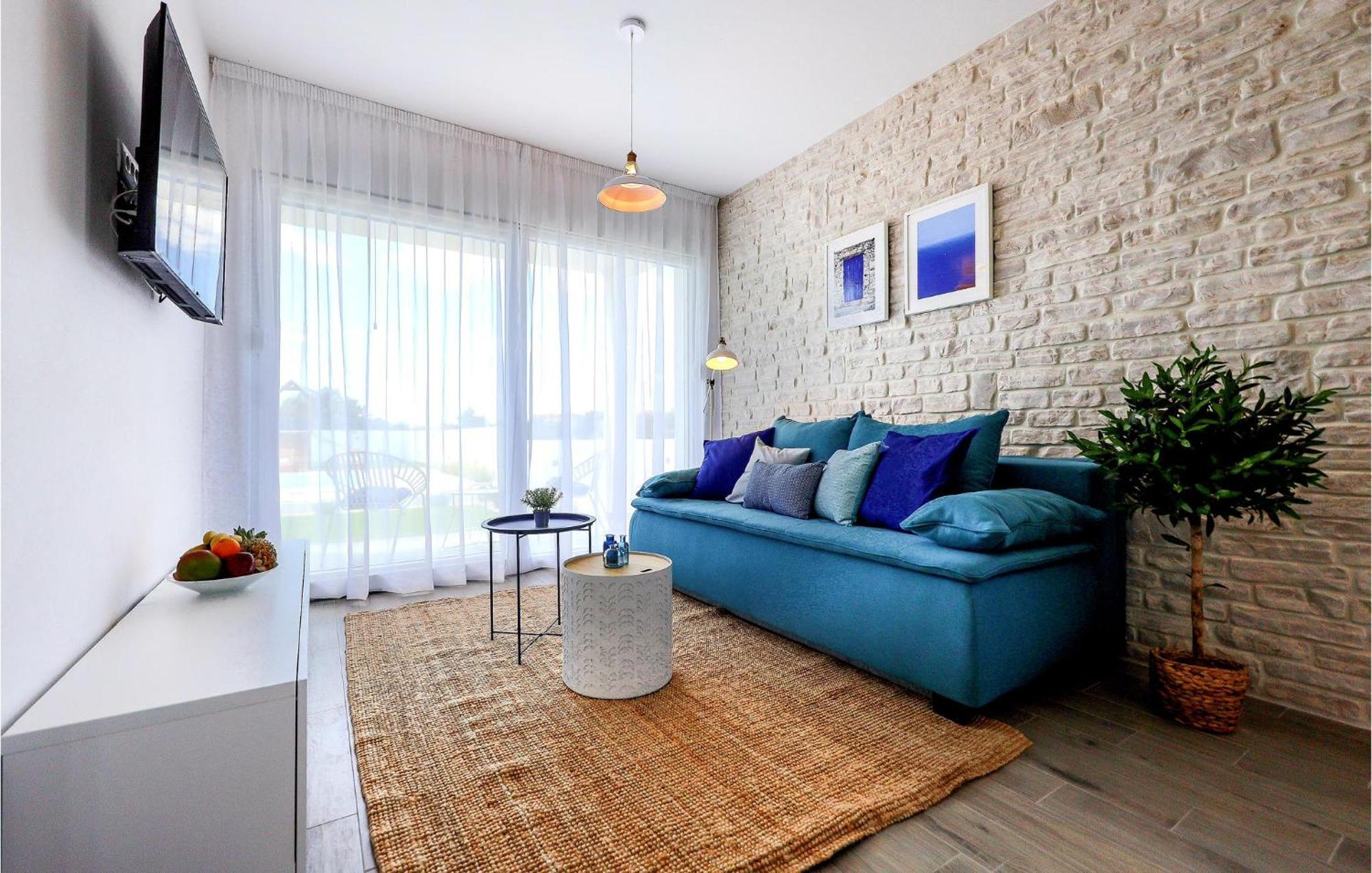 Stunning Home In Vrsi With Kitchen Exterior foto