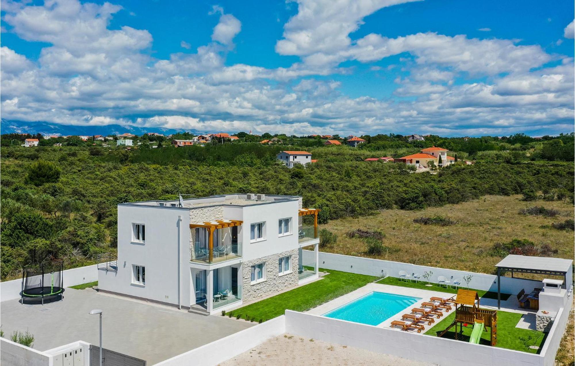 Stunning Home In Vrsi With Kitchen Exterior foto